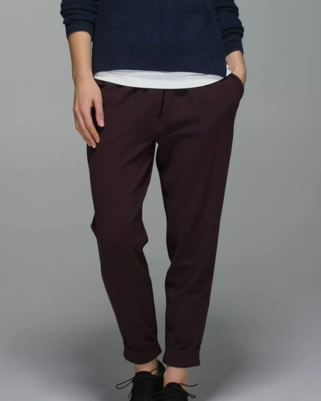 Lululemon Jet Crop Black Cherry Joggers - Picture 2 of 8